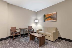 Best Western Plus Neepawa Hotel