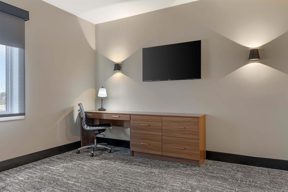 Best Western Plus Neepawa Hotel