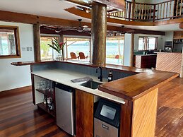 Bocas Beachfront Lodge