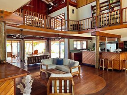 Bocas Beachfront Lodge