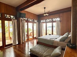 Bocas Beachfront Lodge