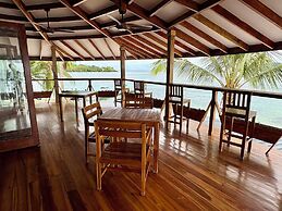 Bocas Beachfront Lodge