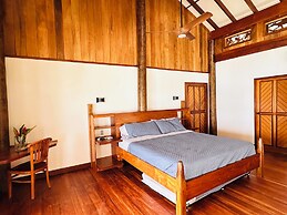 Bocas Beachfront Lodge