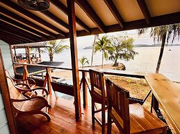Bocas Beachfront Lodge