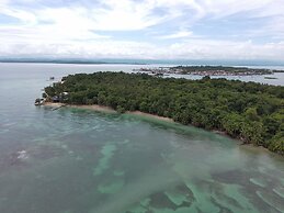 Bocas Beachfront Lodge