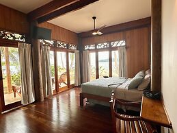 Bocas Beachfront Lodge