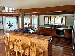 Bocas Beachfront Lodge