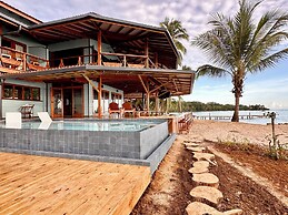 Bocas Beachfront Lodge