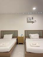HOTEL THE MIR