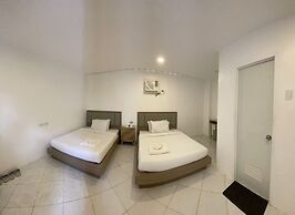 HOTEL THE MIR