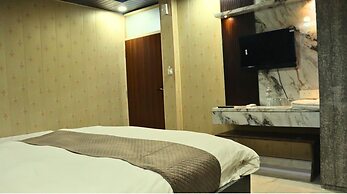 GANGA RIVERFRONT ROOMS AND BANQUET