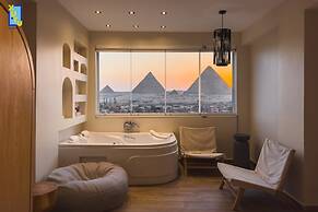 Xuru Stays I Jacuzzi Studios @ The Pyramids