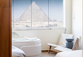 Xuru Stays I Jacuzzi Studios @ The Pyramids