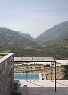 Neromai Cave Luxury Villas
