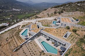 Neromai Cave Luxury Villas