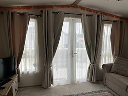Luxury 2 Bedroom van Pets go Free