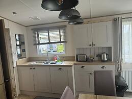 Luxury 2 Bedroom van Pets go Free