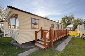 3 Bed Caravan - Side Gated Decking, Wifi, Pets