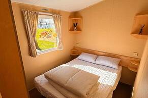 3 Bed Caravan - Side Gated Decking, Wifi, Pets