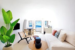 You and Me Suites Oia