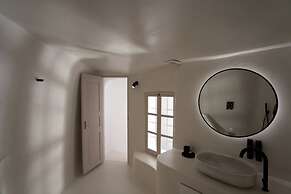 You and Me Suites Oia