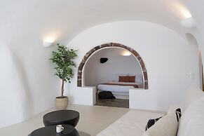 You and Me Suites Oia