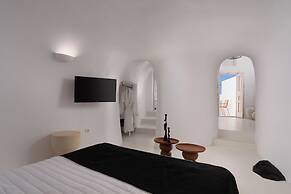 You and Me Suites Oia