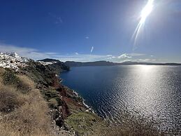 You and Me Suites Oia