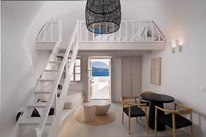 You and Me Suites Oia