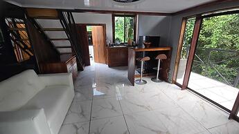 Happy Paradise Lodge