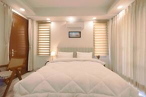 The Onyx by Parfait Street