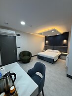 Trio Palace