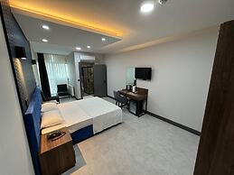 Trio Palace