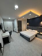Trio Palace