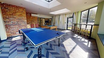 Opal Court