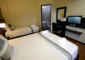 Lorenzzo Suites Hotel
