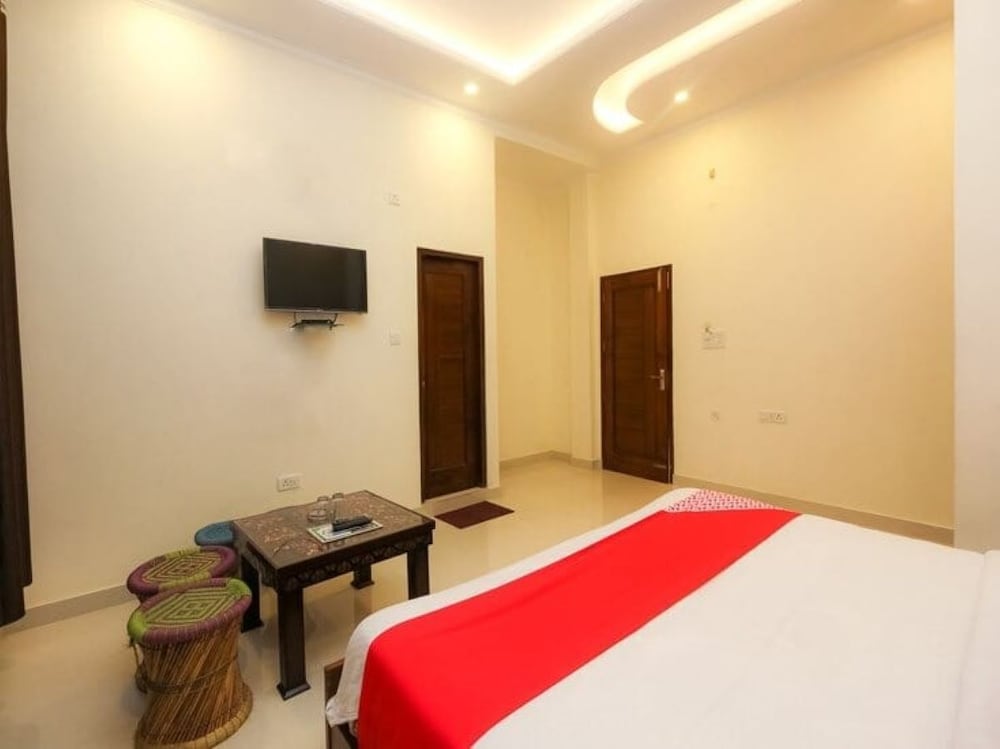 Hotel Ambika & Restaurant By GRB