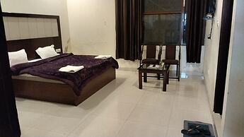 Hotel Ambika & Restaurant By GRB