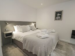 Luxury Lodge 46