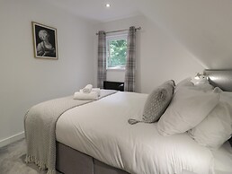 Premier Lodge 41