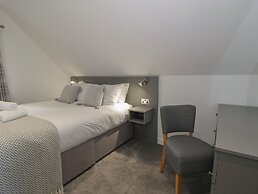 Premier Lodge 41