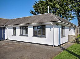 6 Trelawney Court