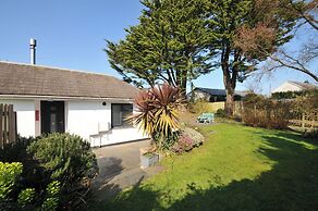 6 Trelawney Court