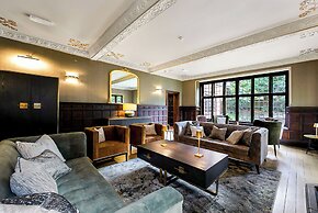 Tudor Grange