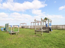 19 Waterside Park