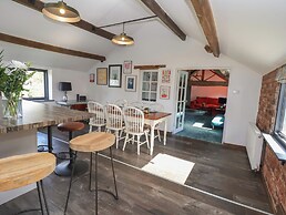 Lake View Barn