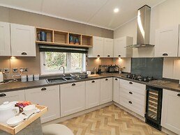 18 Manleigh Park