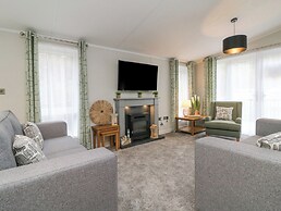 18 Manleigh Park