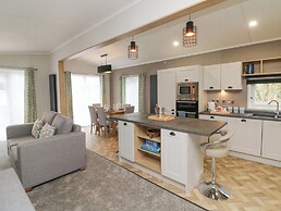 18 Manleigh Park