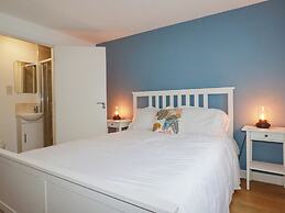Apartment 6